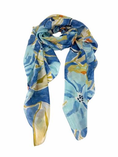 Bufanda de seda con estampado floral en tonos azules y amarillos.