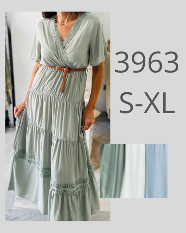 Vestido largo de color verde suave, con cinturón y mangas cortas, disponible en tallas S-XL.