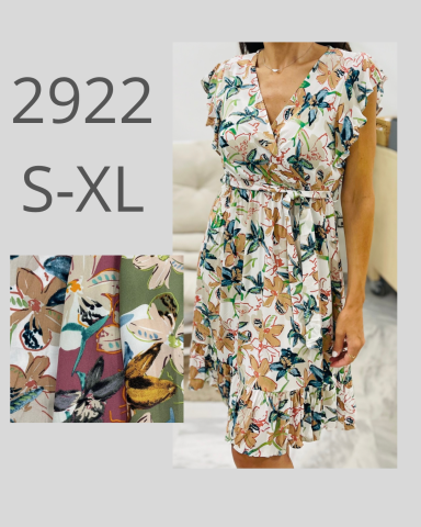 Vestido floral con mangas cortas, disponible en tallas S a XL.