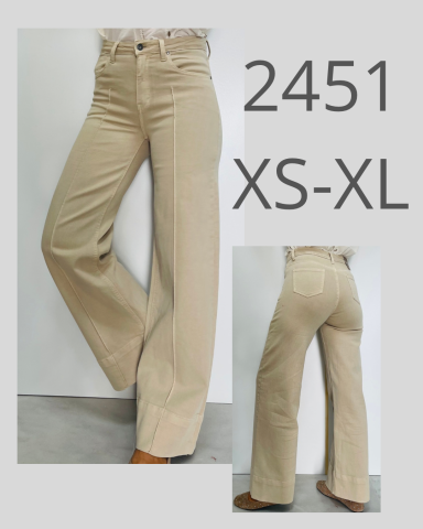 Pantalones de corte ancho en color beige, disponibles en tallas XS a XL.