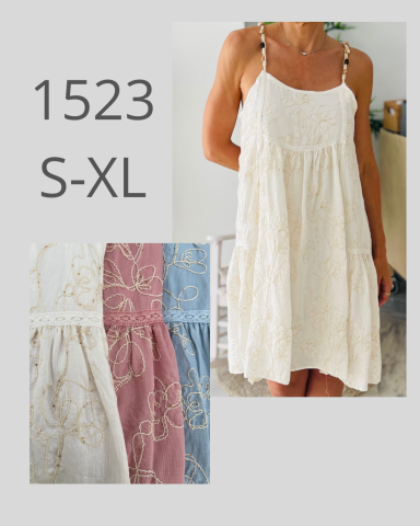 Vestido ligero sin mangas en tonos crema, rosa y azul, disponible en tallas S-XL.