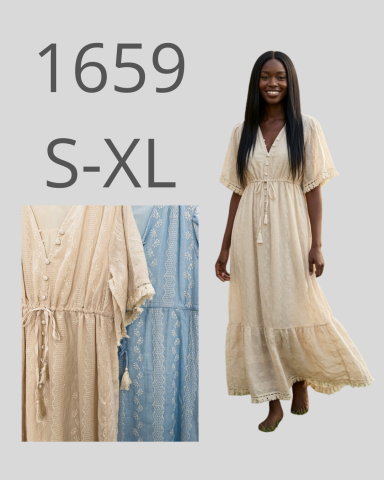 Mujer con vestido largo claro, junto a muestra de tela azul y beige, tallas S-XL.