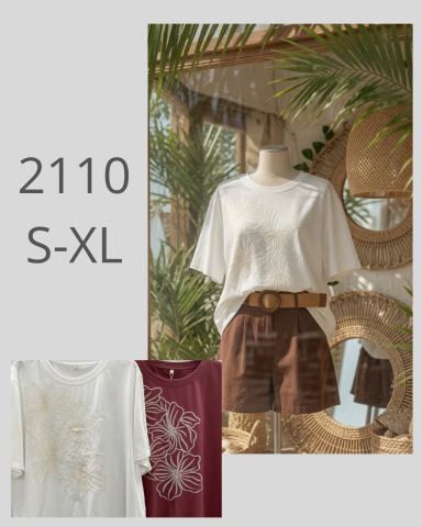 Conjunto de camiseta blanca y pantalones cortos marrones en un maniquí. Tallas S-XL.