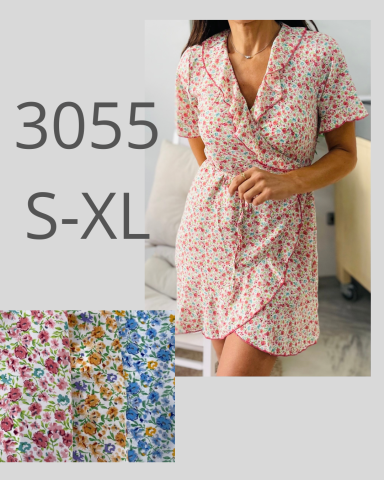 Vestido corto con estampado floral en tonos rosa, disponible en tallas S-XL.
