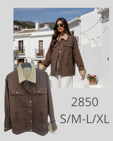 Chaqueta marrón de estilo casual, con detalle en el cuello, tallas S/M-L/XL.