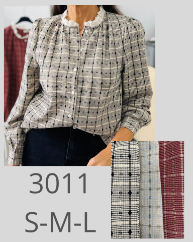 Camisa de cuadros con botones, disponible en tallas S, M y L.