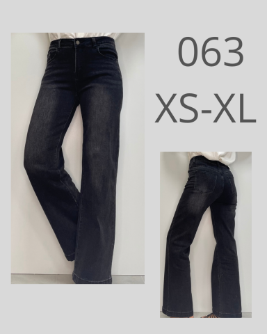 Pantalones vaqueros de corte recto en color oscuro, disponibles en tallas XS a XL.