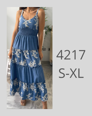 Vestido largo azul con estampado de flores, disponible en tallas S a XL.