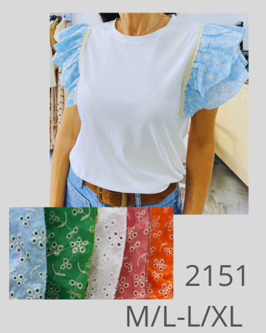 Camiseta blanca con mangas amplias de encaje en varios colores. Tallas M/L-XL.