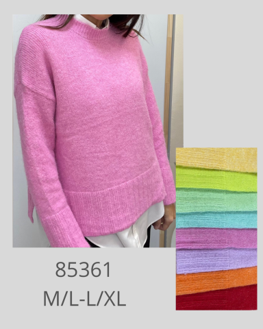Suéter rosa de manga larga, con variedad de colores en la parte inferior derecha.