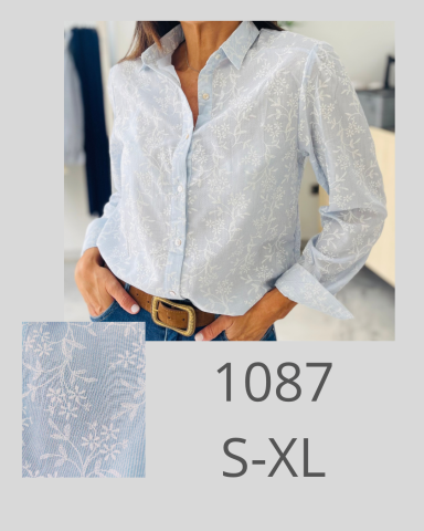 Camisa de manga larga con estampado floral en tonos azules. Tallas S-XL.