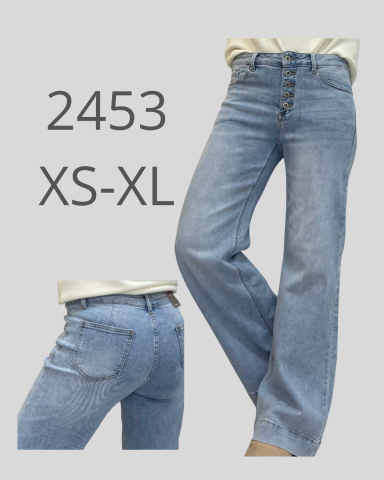 Pantalones vaqueros de corte recto, disponibles en tallas XS a XL.