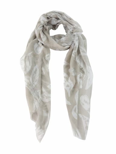 Bufanda ligera en tonos beige con un diseño de hojas en color blanco.