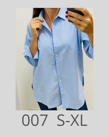 Camisa de mujer de botones, color azul claro, talla S-XL, con mangas holgadas.