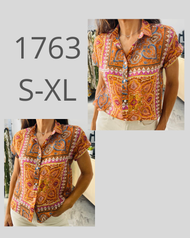Camisa colorida con patrones, disponible en tallas S-XL.