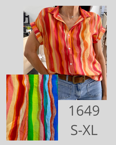 Camisa de rayas en tonos rojos, naranjas, verdes y azules, disponible en tallas S-XL.